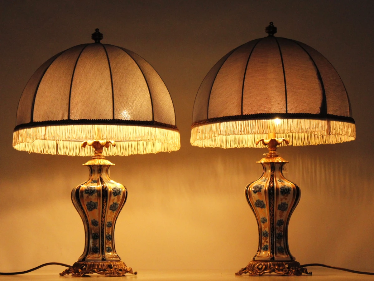 Mangani Firenze set van twee vintage slaapkamerlampen (1970-1979)