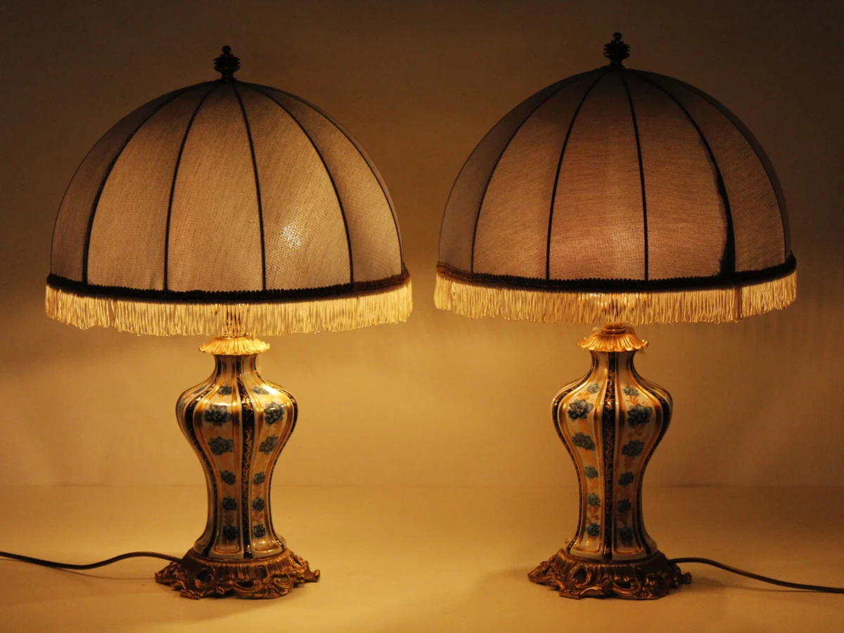Mangani Firenze set van twee vintage slaapkamerlampen (1970-1979)