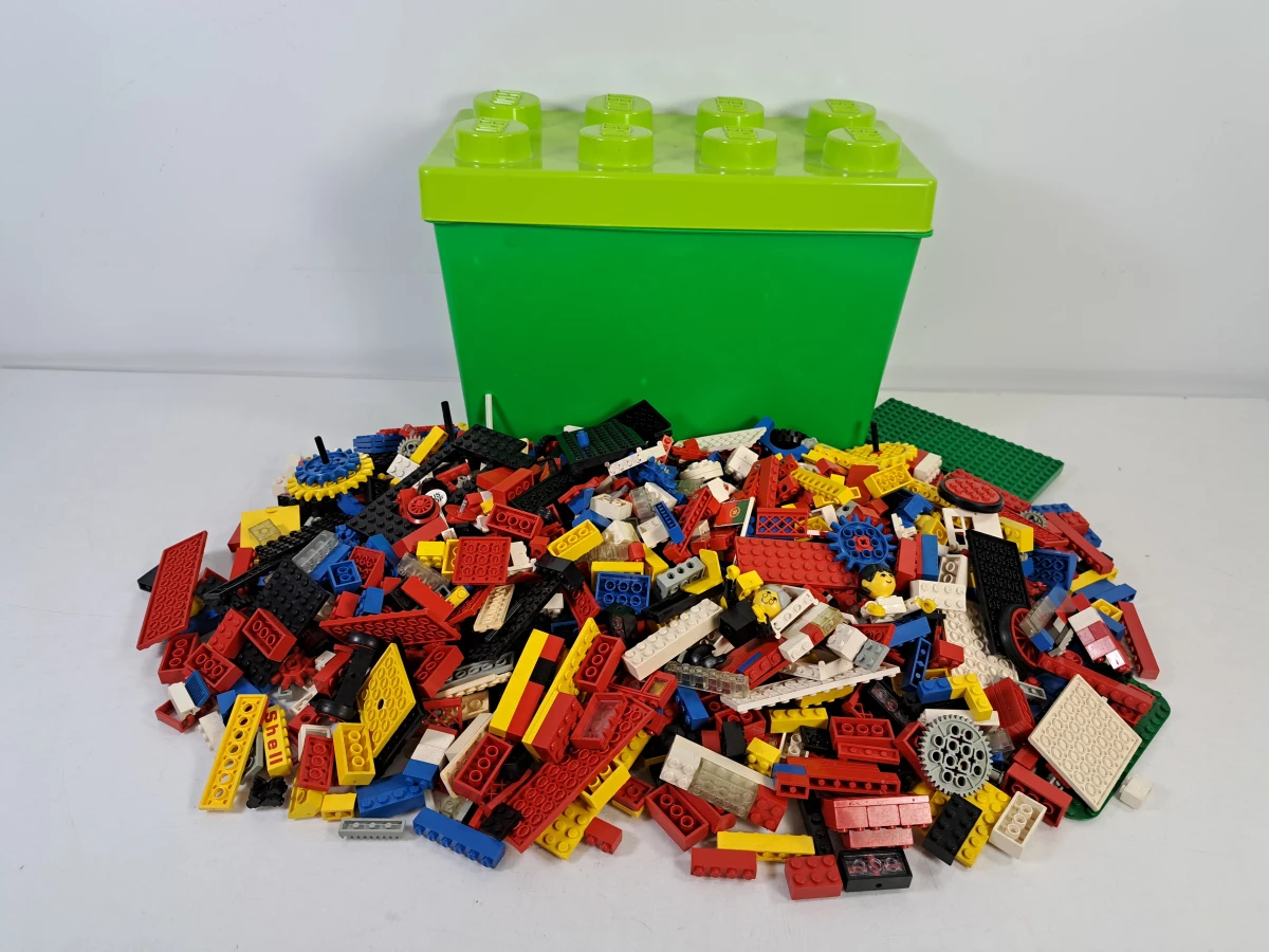 Lego set gekleurde bouwstenen met opbergdoos van lego - foto 2