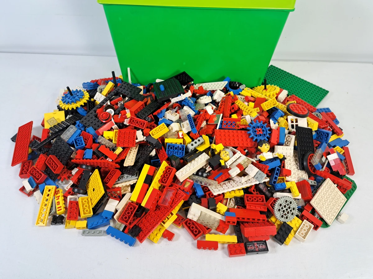 Lego set gekleurde bouwstenen met opbergdoos van lego - foto 5