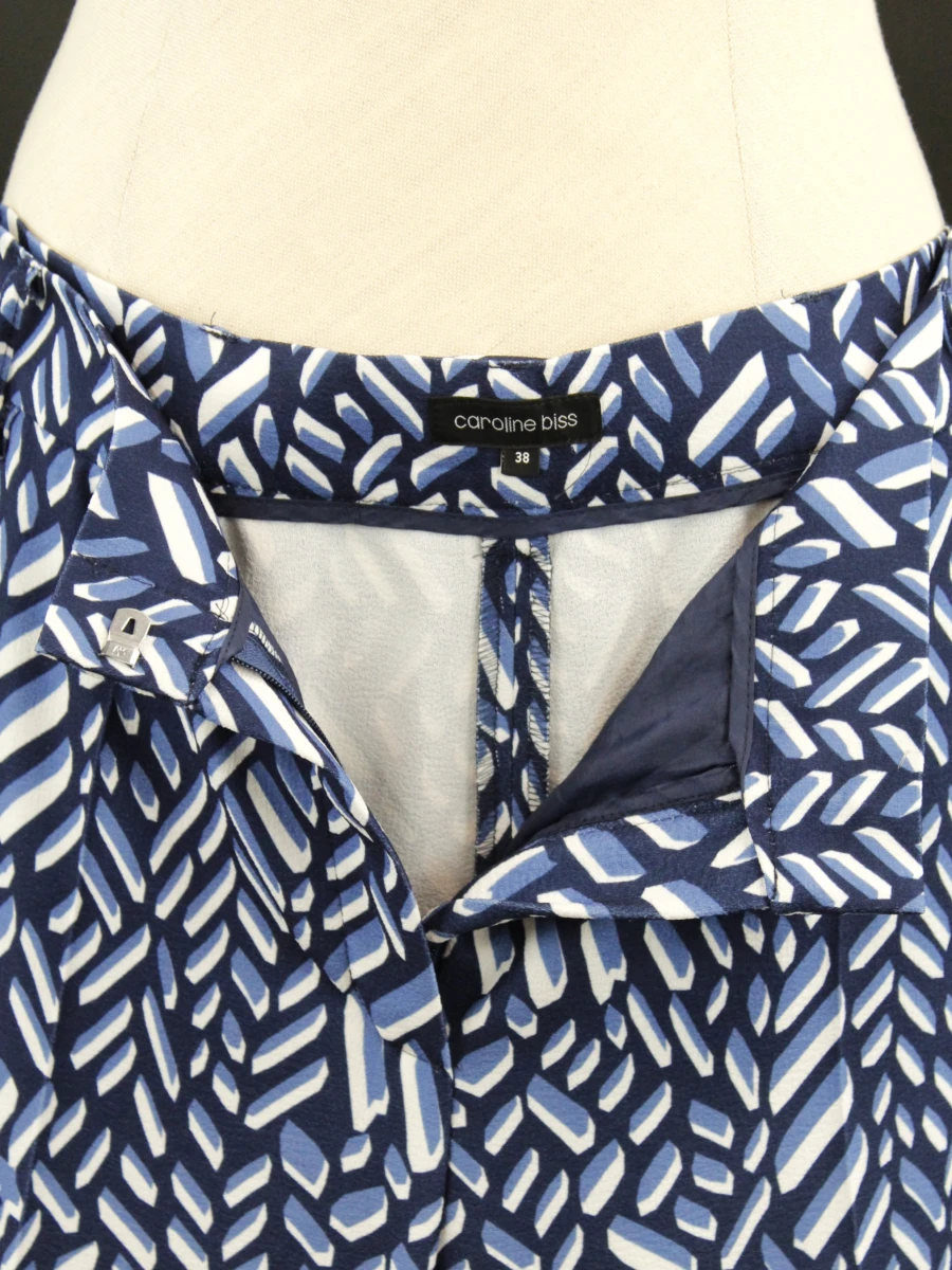 Caroline Biss – elegante wijde pantalon met grafische print en ceintuur