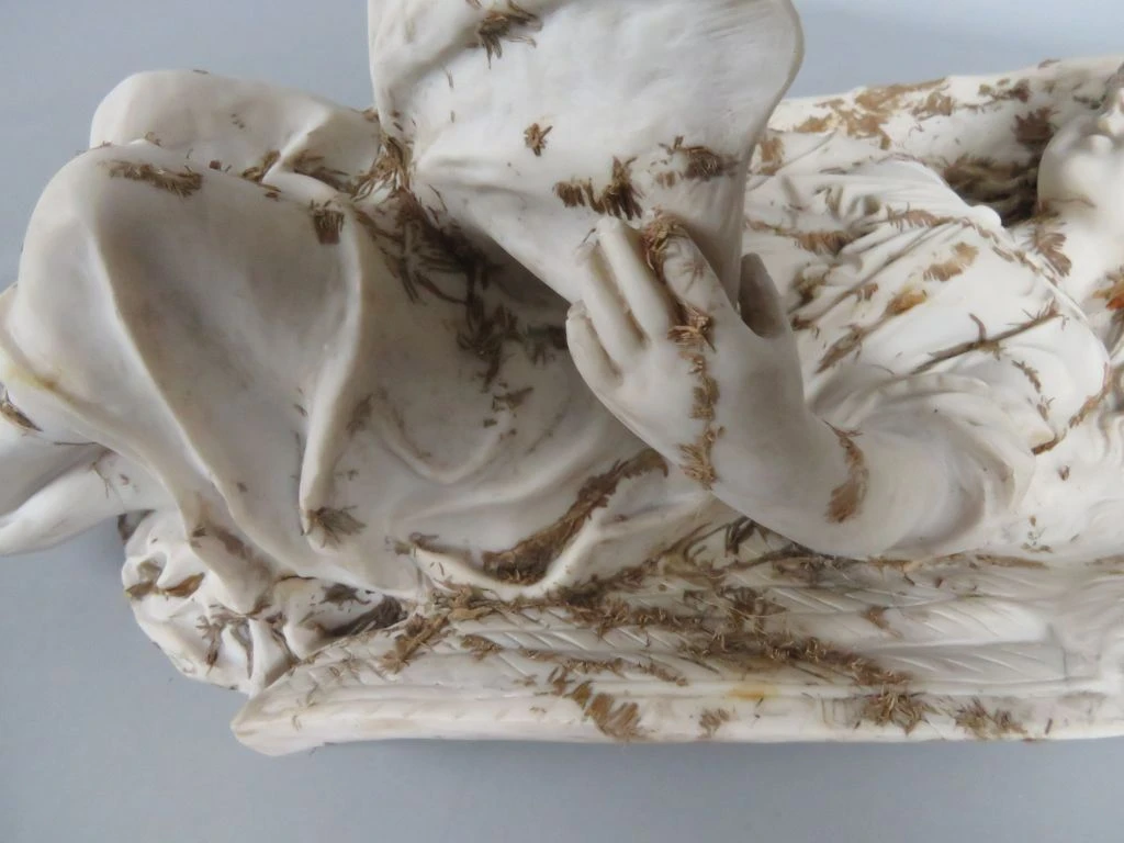 Decoratief beeld van engel met schaal