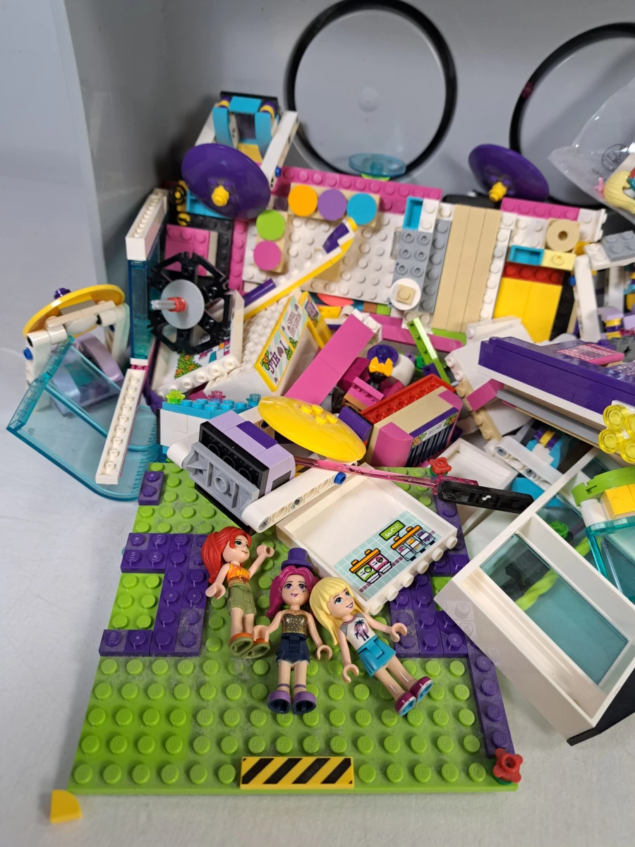 Partij LEGO Friends en LEGO Juniors met opbergbox - foto 3