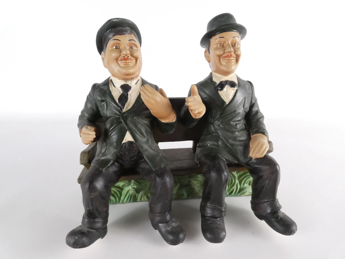 Beeldje van komisch duo Laurel & Hardy