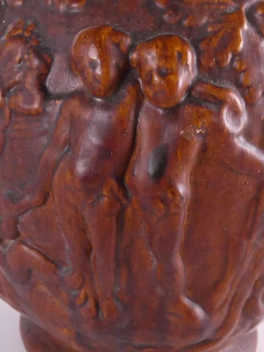 Set van 2 decoratieve keramische kannen met reliëf
