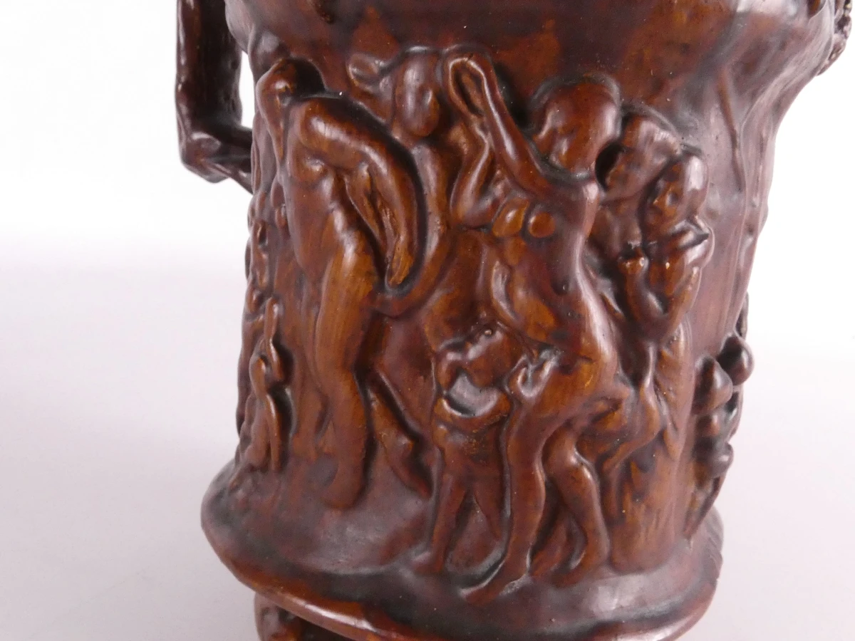 Set van 2 decoratieve keramische kannen met reliëf