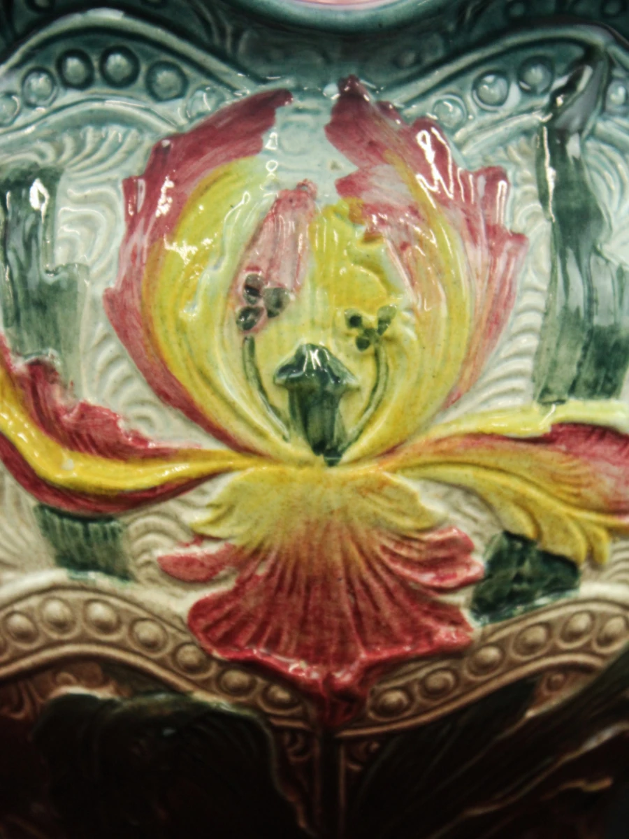 Decoratieve Art Nouveau Majolica bloempot