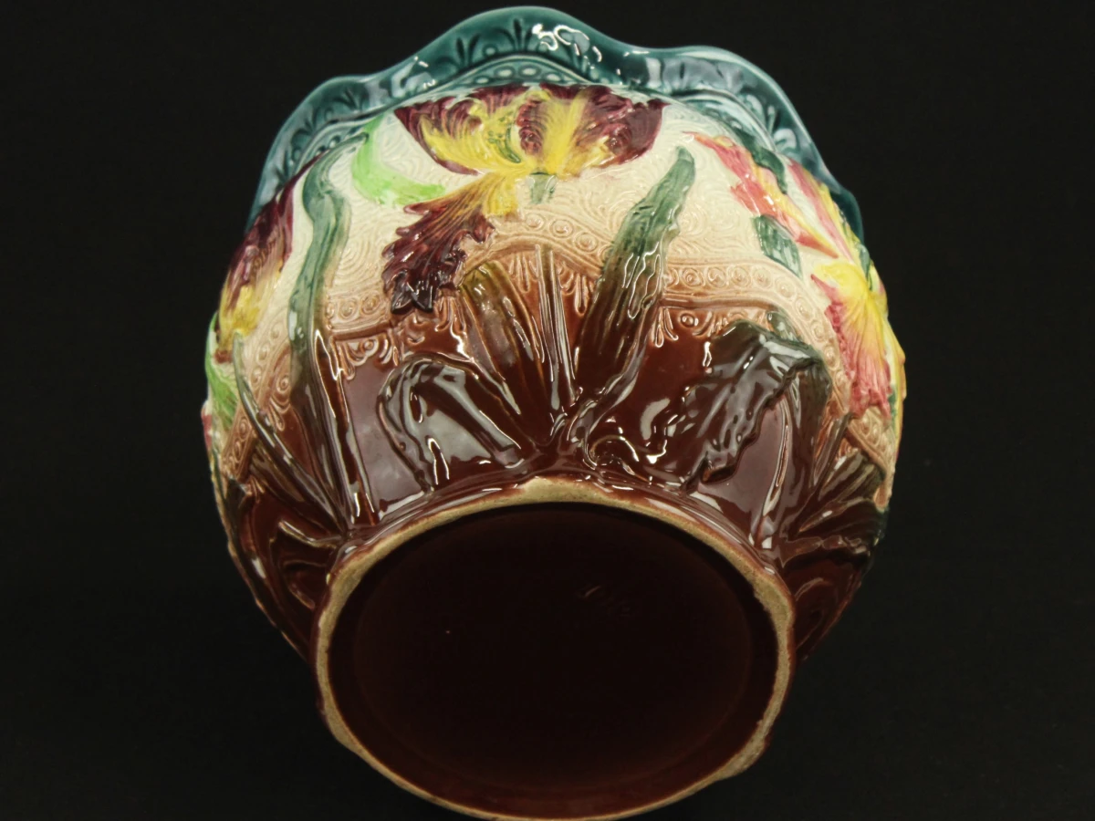 Decoratieve Art Nouveau Majolica bloempot