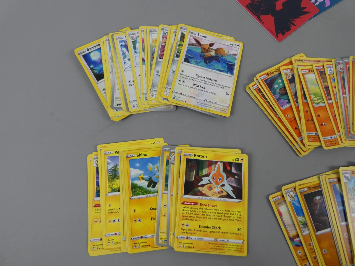 Grote Pokémon Kaartencollectie met Accessoires
