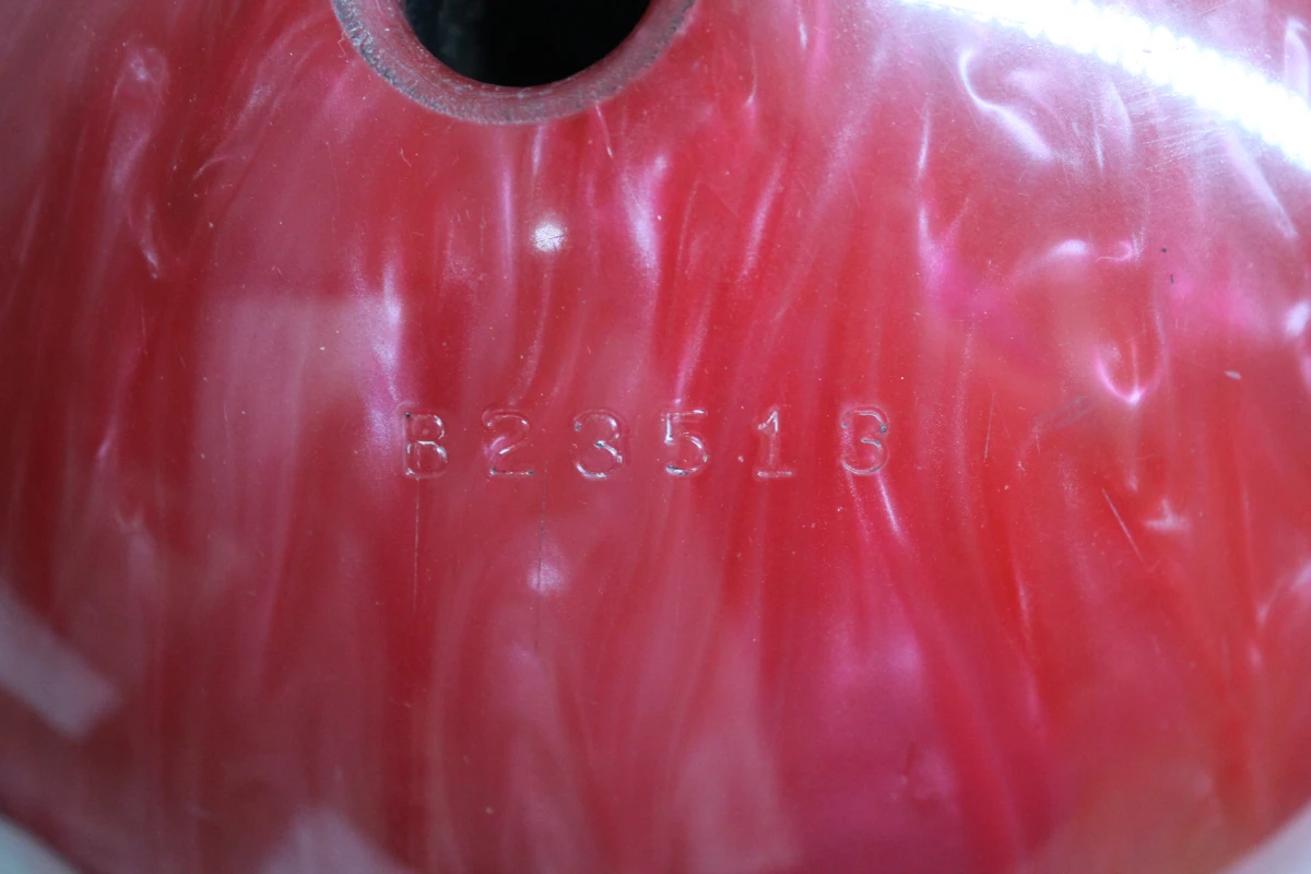 Vintage bowlingbal met bijpassende draagtas