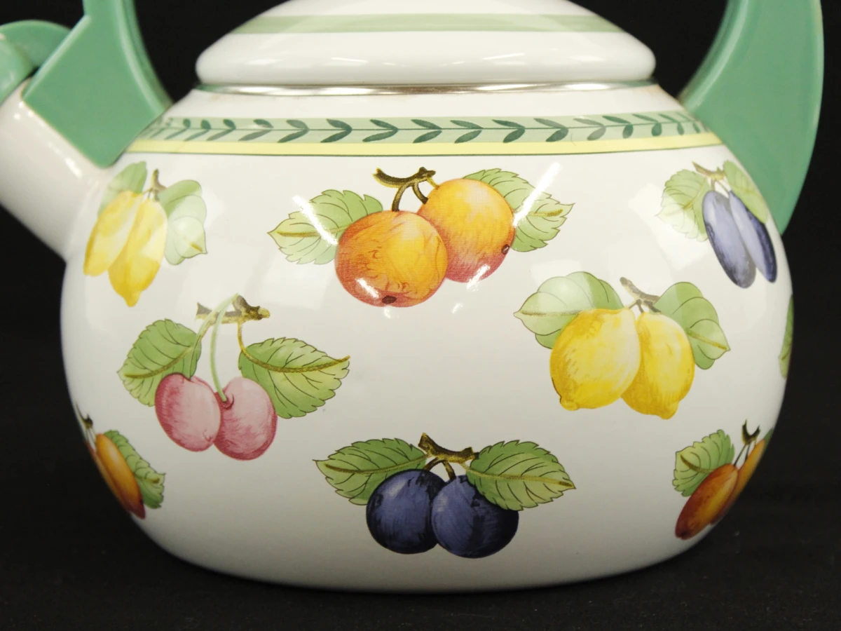 Villeroy&Boch vintage metalen fluitketel met emaille afwerking in French Garden motief