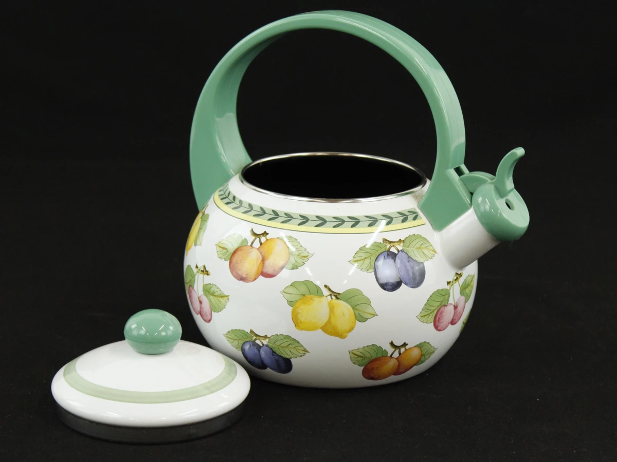 Villeroy&Boch vintage metalen fluitketel met emaille afwerking in French Garden motief