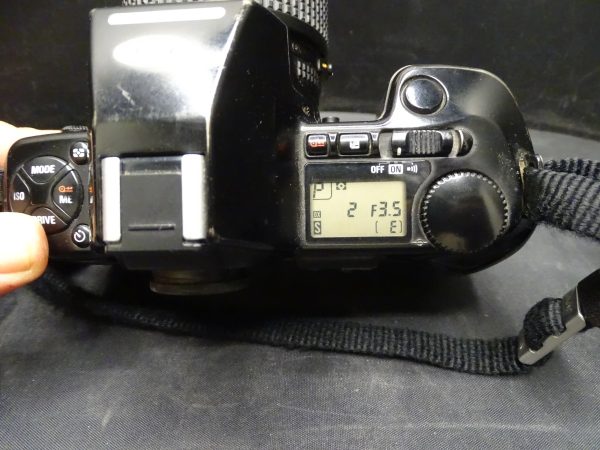 Nikon F-801 camera + 2 lenzen