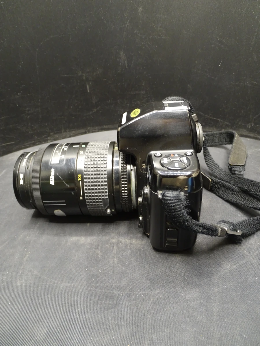 Nikon F-801 camera + 2 lenzen