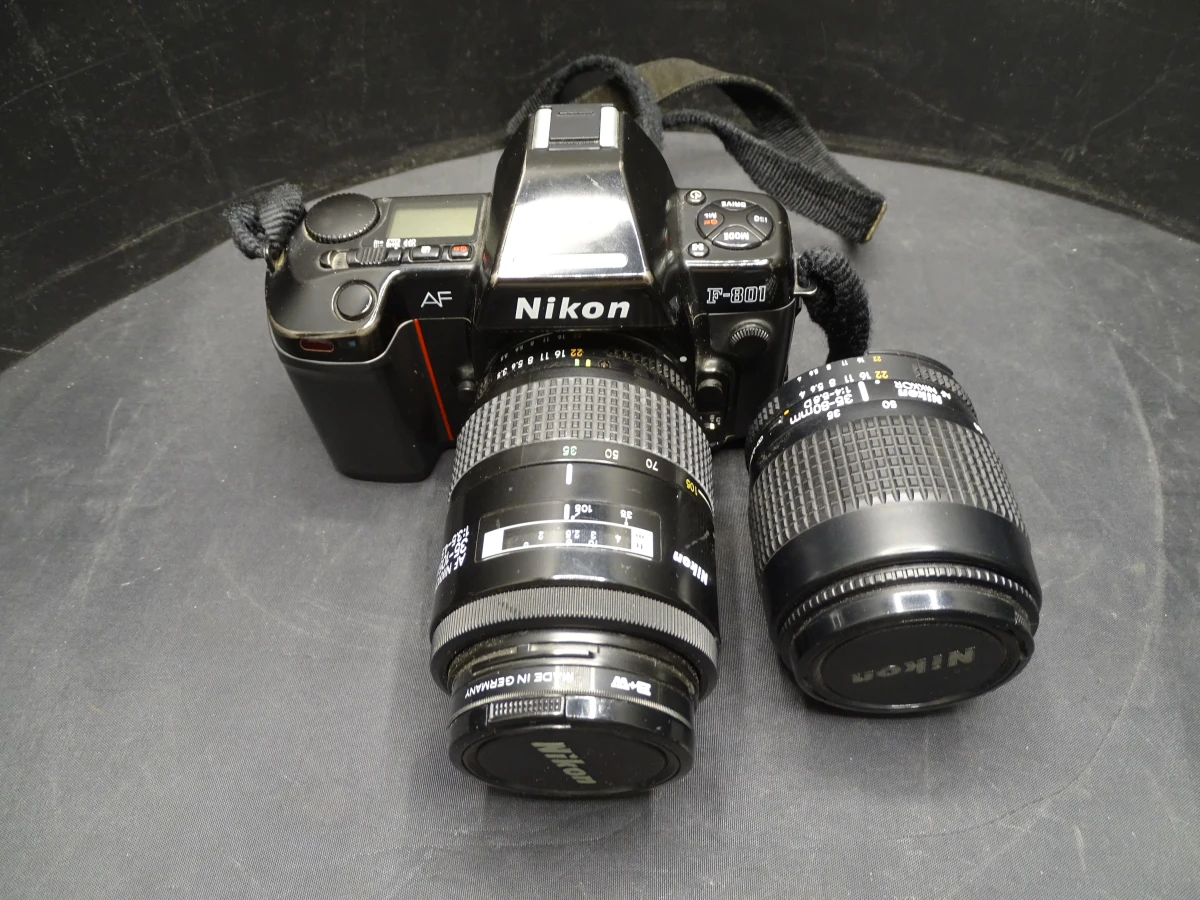 Nikon F-801 camera + 2 lenzen