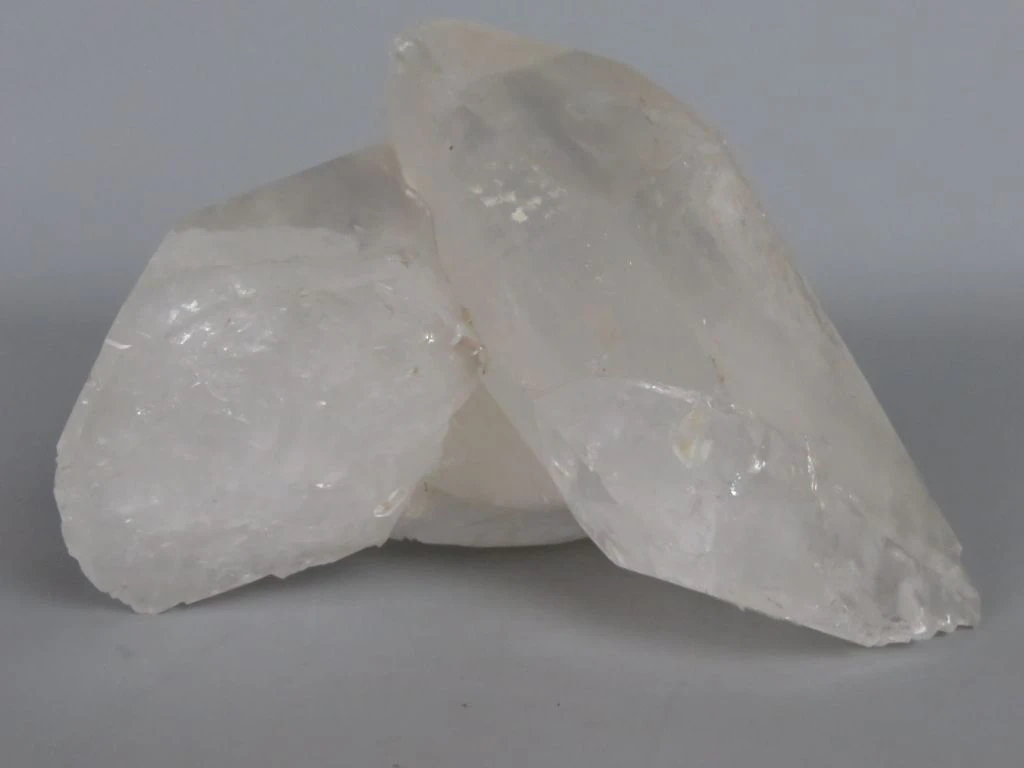 Witte ruwe kristalsteen