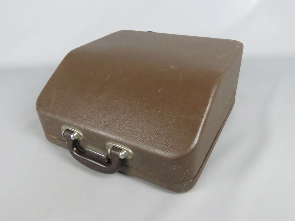 Vintage typmachine Triumph Perfekt met koffer