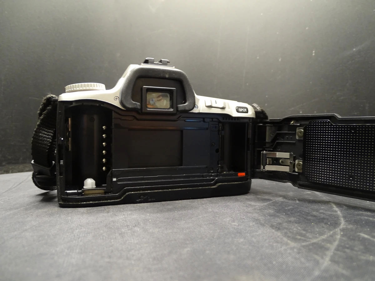 Minolta 404si camera