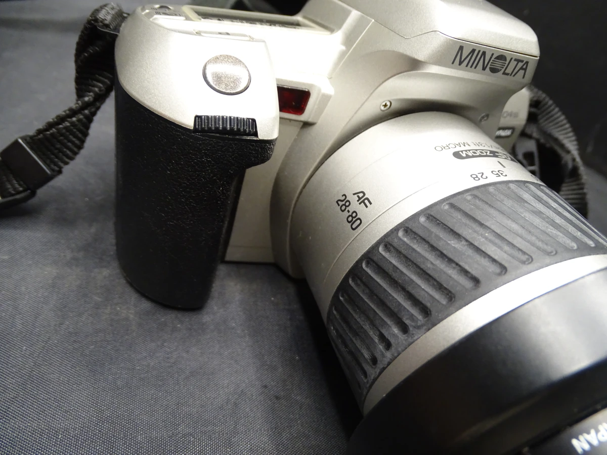 Minolta 404si camera