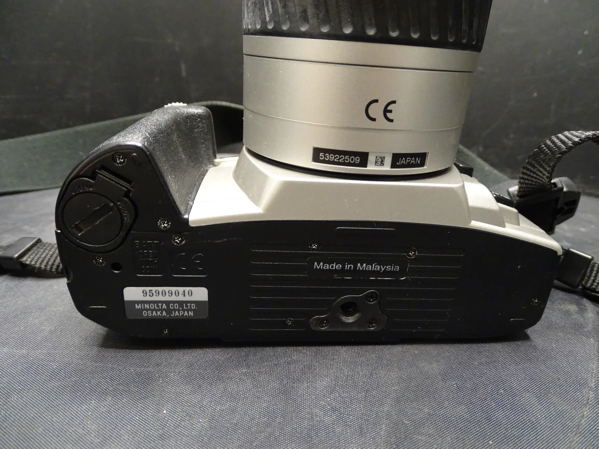 Minolta 404si camera