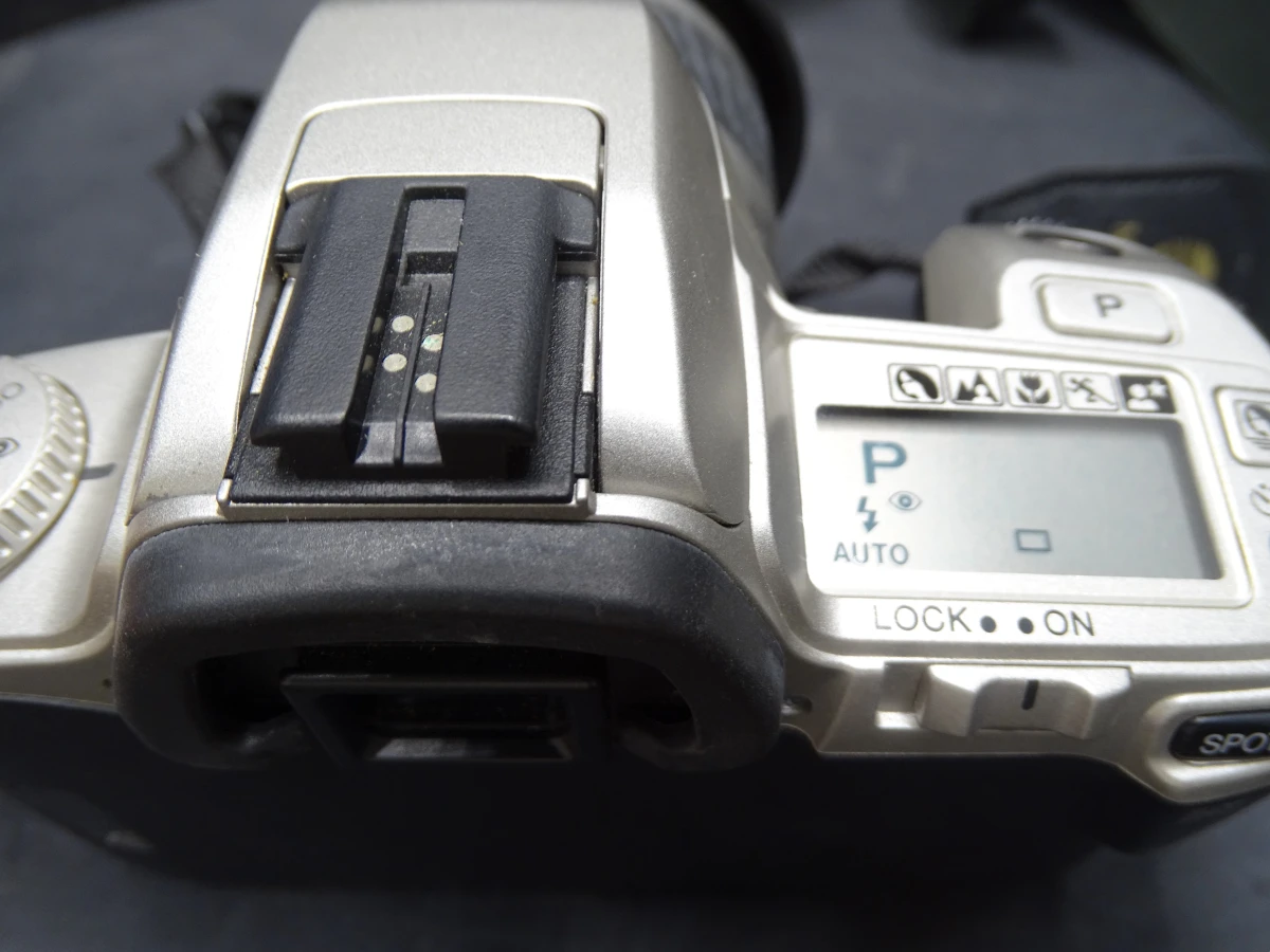 Minolta 404si camera