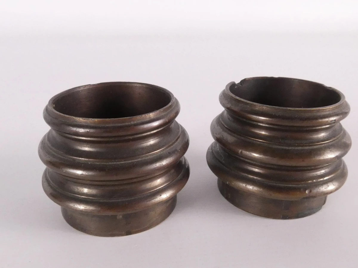 Fraai bronzen inktstel met decoratieve leeuwenkop