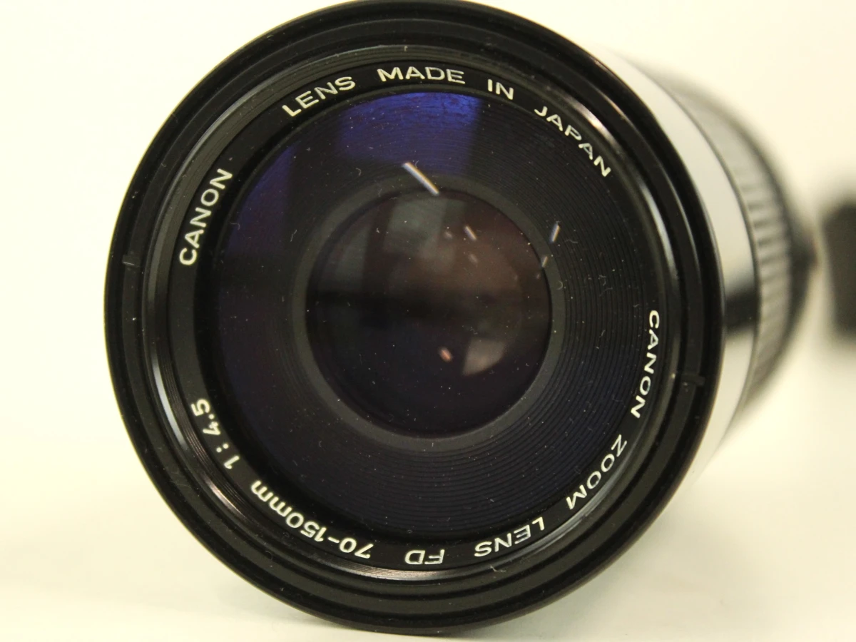 Canon AE-1 spiegelreflexcamera met 2 zoomlenzen en tas