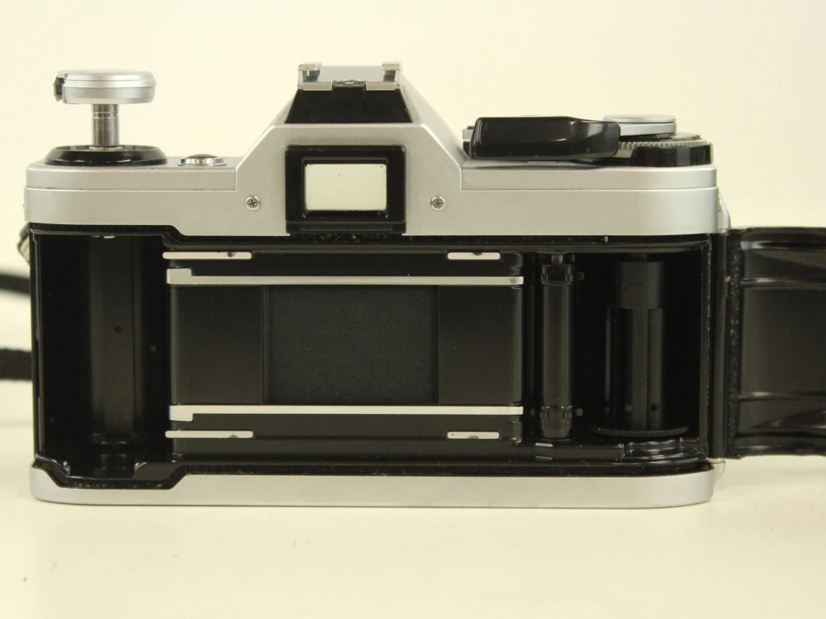 Canon AE-1 spiegelreflexcamera met 2 zoomlenzen en tas