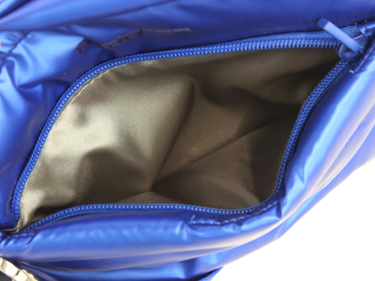 Hedgren – opvallende kobaltblauwe gewatteerde schoudertas / crossbody met uitneembaar etui