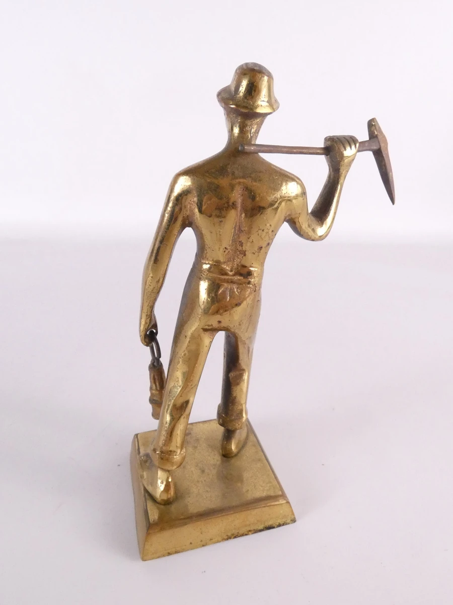 Set van 2 bronzen beeldjes van arbeiders