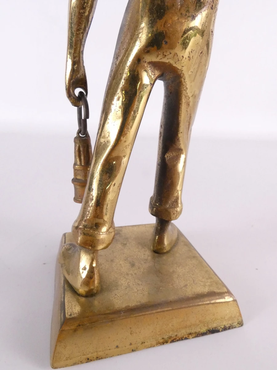 Set van 2 bronzen beeldjes van arbeiders