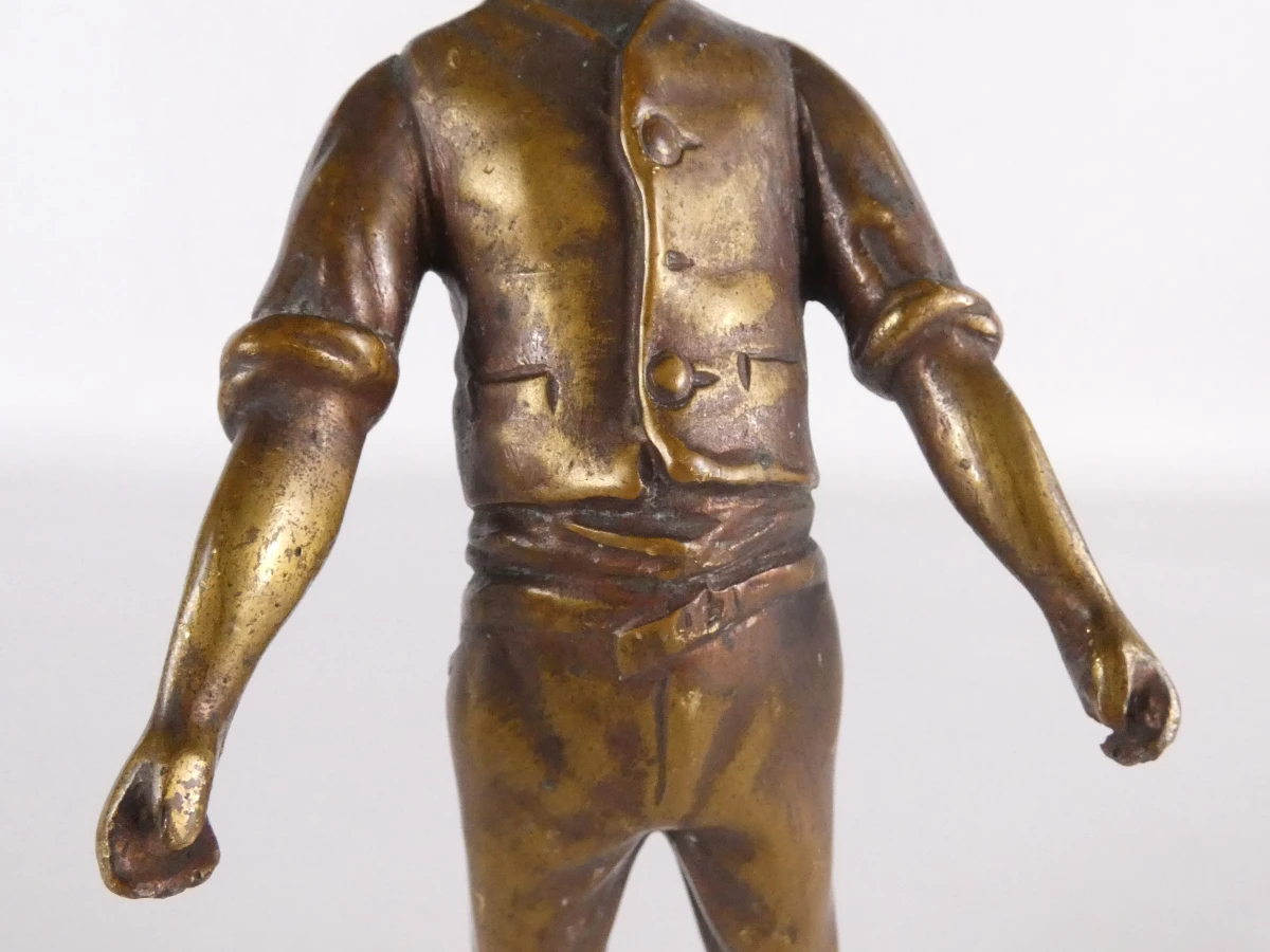Set van 2 bronzen beeldjes van arbeiders