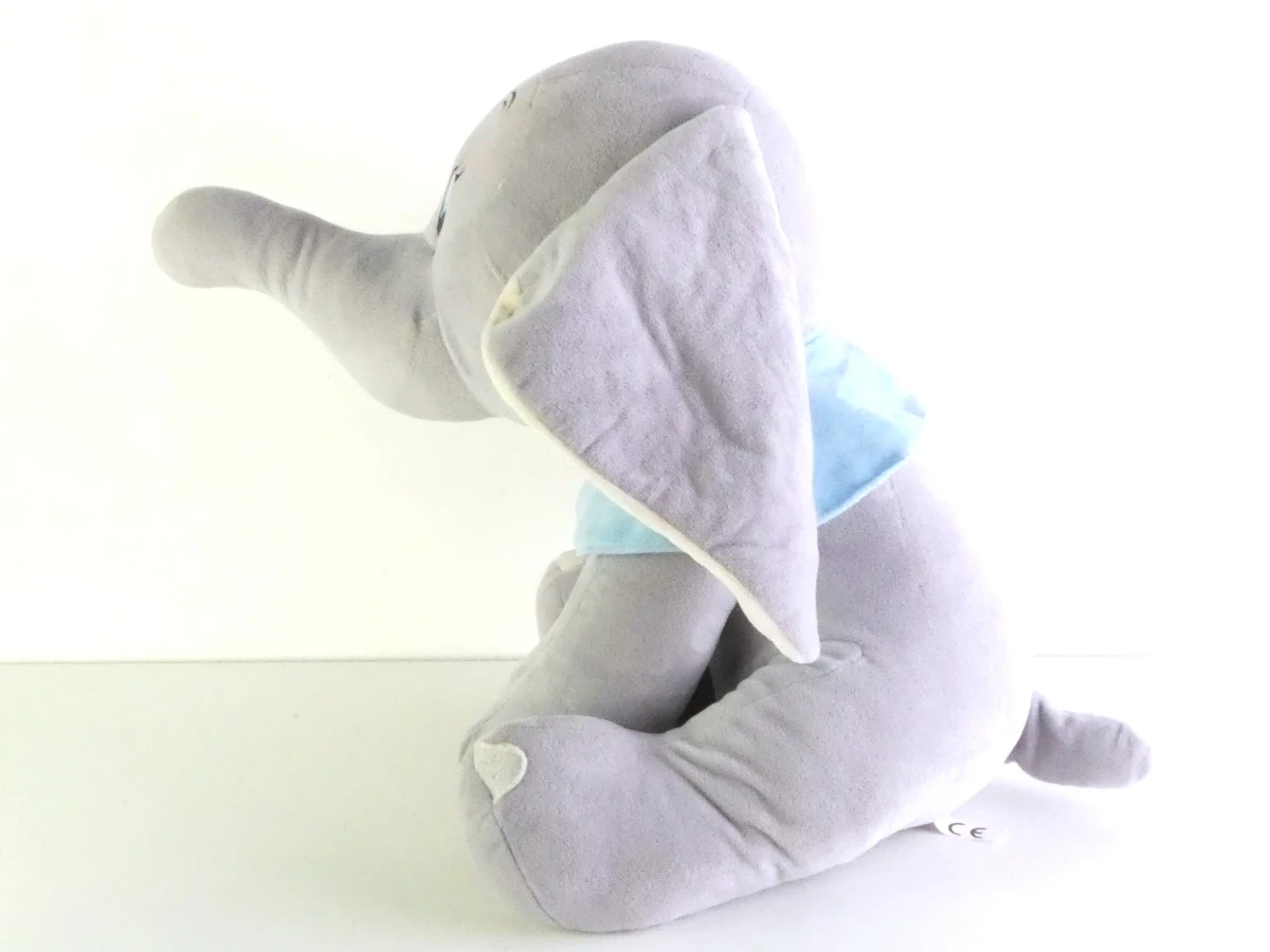 Dumbo met blauwe sjaal