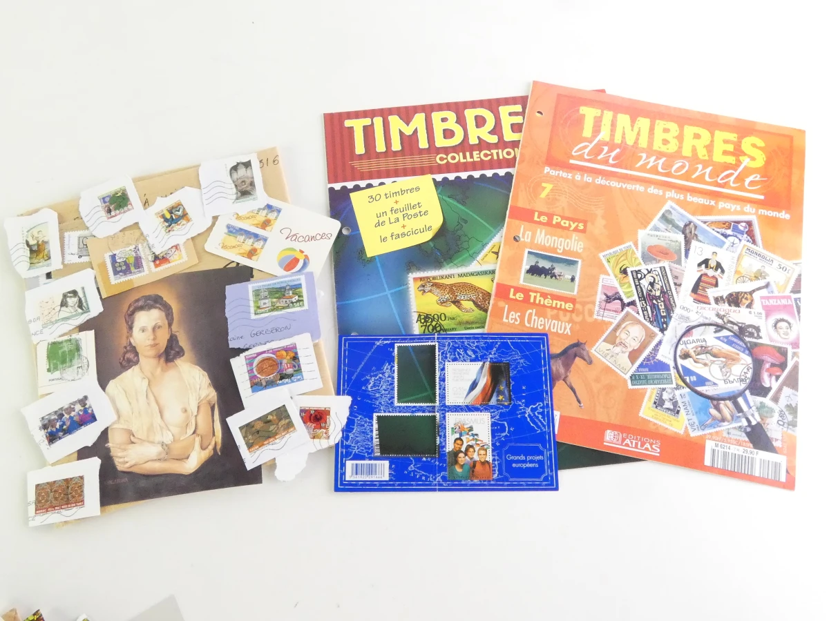 Verzameling postzegels met albums en losse vellen