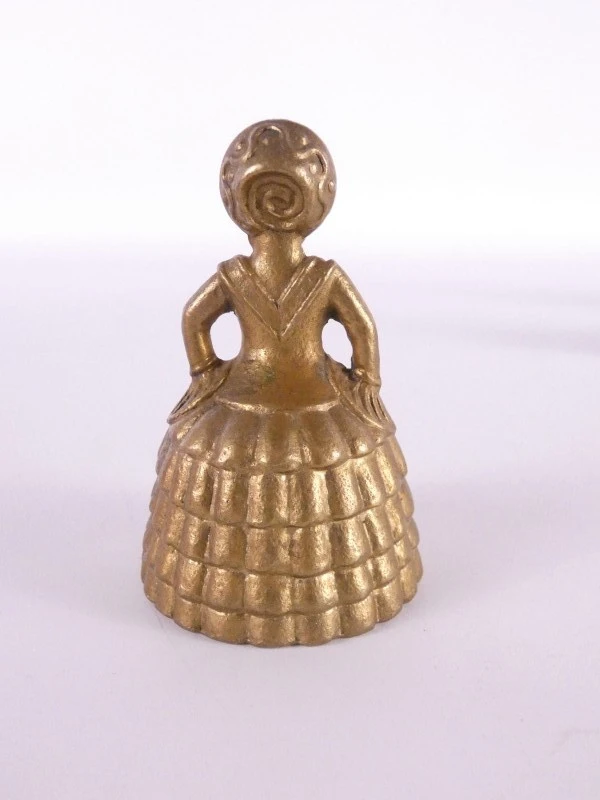 7 vintage figuratieve belletjes in messing/koper