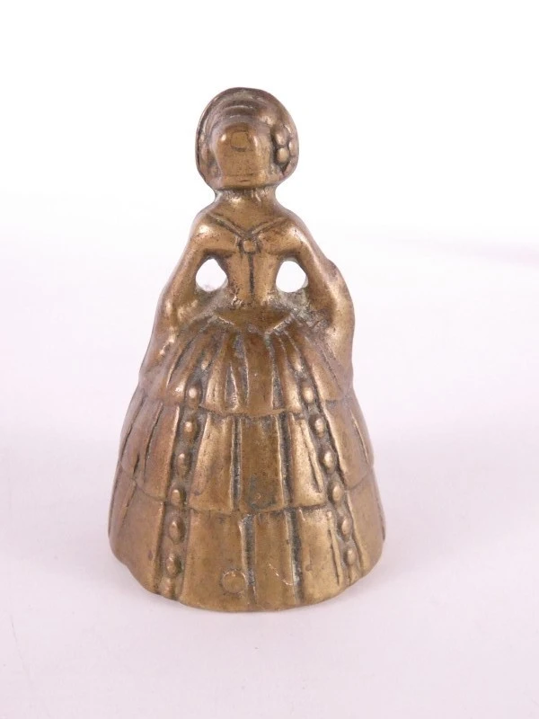 7 vintage figuratieve belletjes in messing/koper