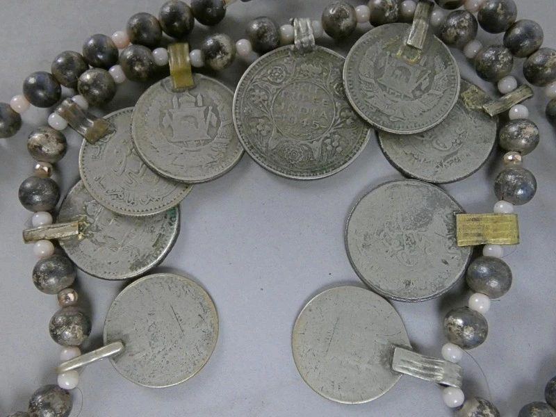 Muntketting met historische munten