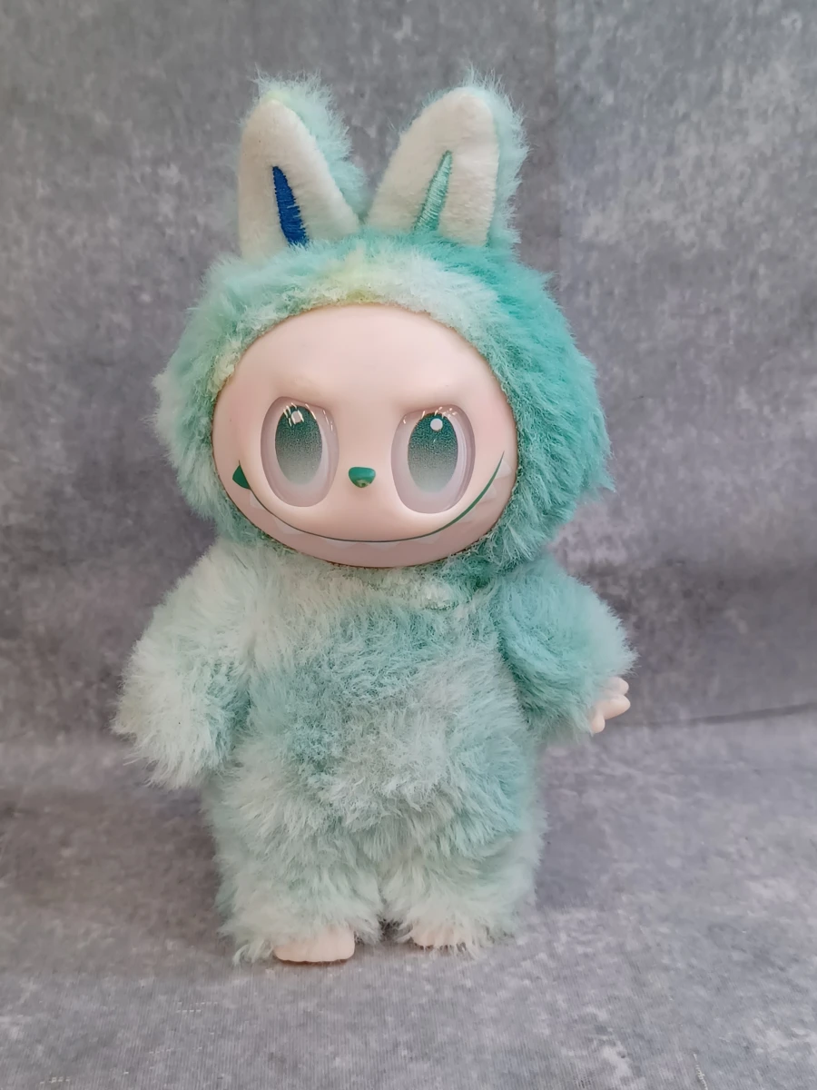 Set van 7 POP MART ‘The Monsters’ Labubu vinyl plush hangers en popjes - foto 12
