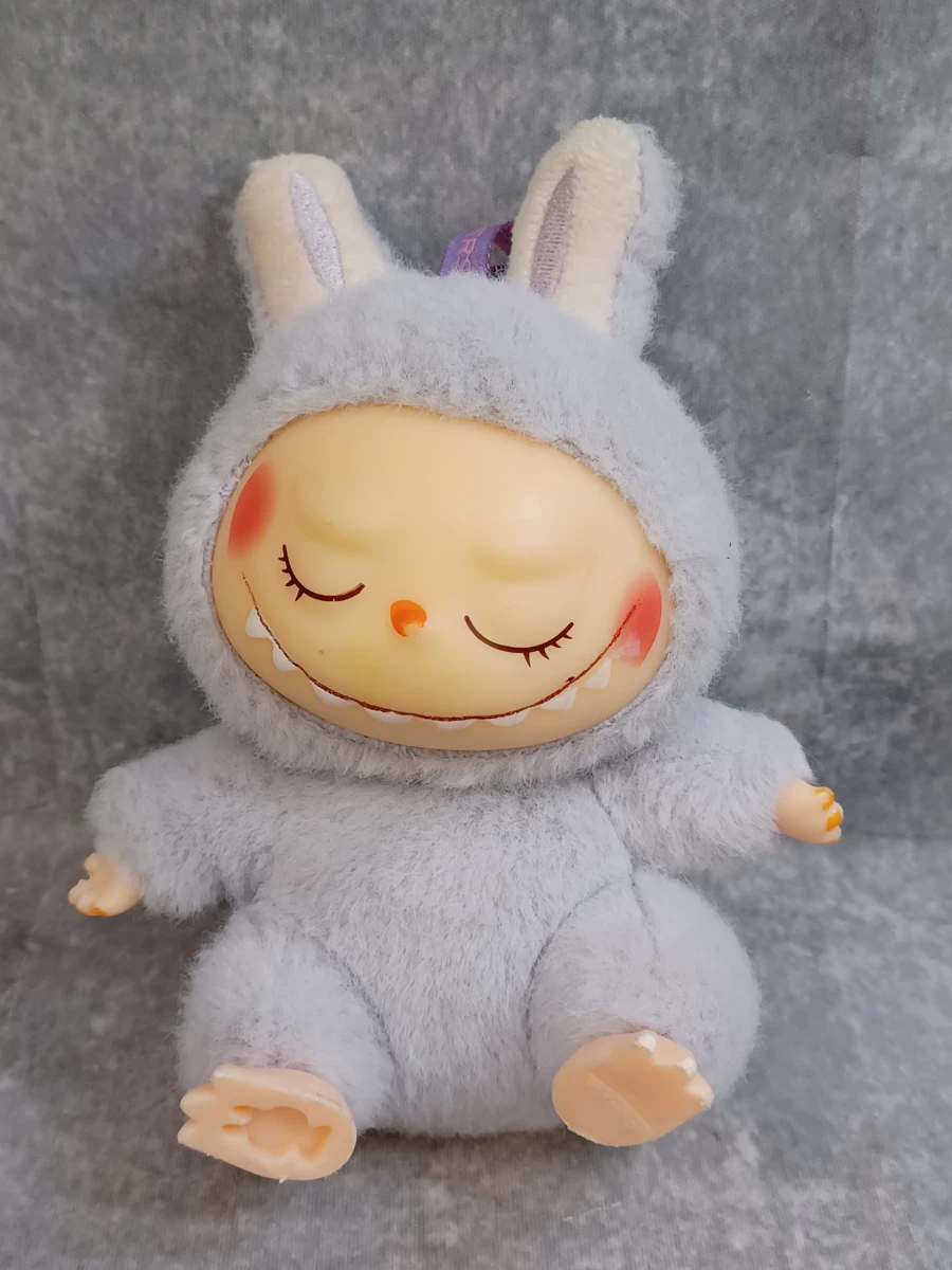 Set van 7 POP MART ‘The Monsters’ Labubu vinyl plush hangers en popjes - foto 8