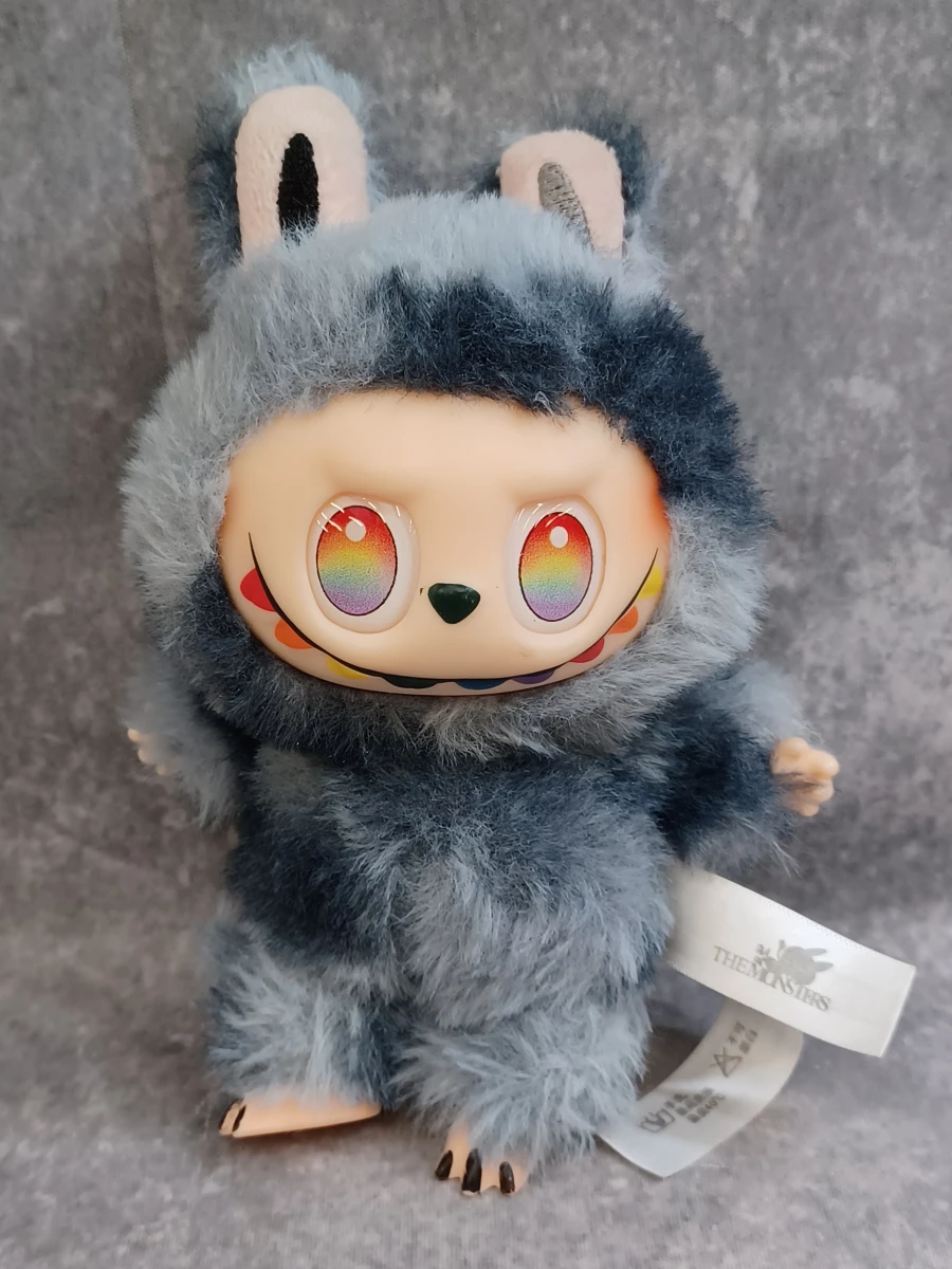 Set van 7 POP MART ‘The Monsters’ Labubu vinyl plush hangers en popjes - foto 4