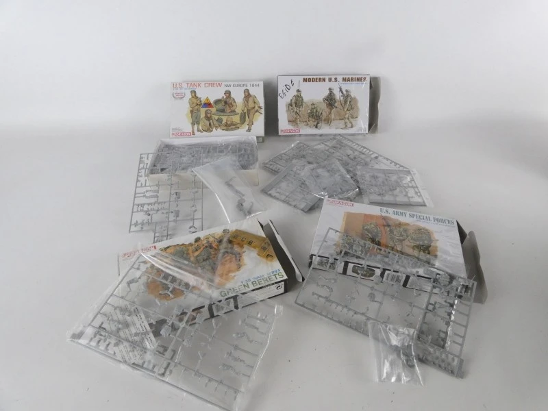 Groot lot militaire modelbouwsets
