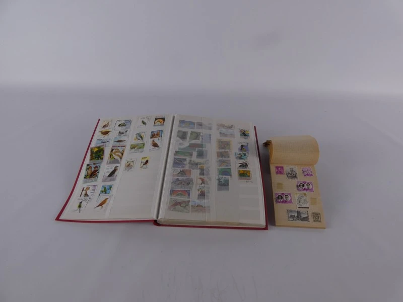 Filatelie lot – 7 postzegelalbums en diverse postzegels