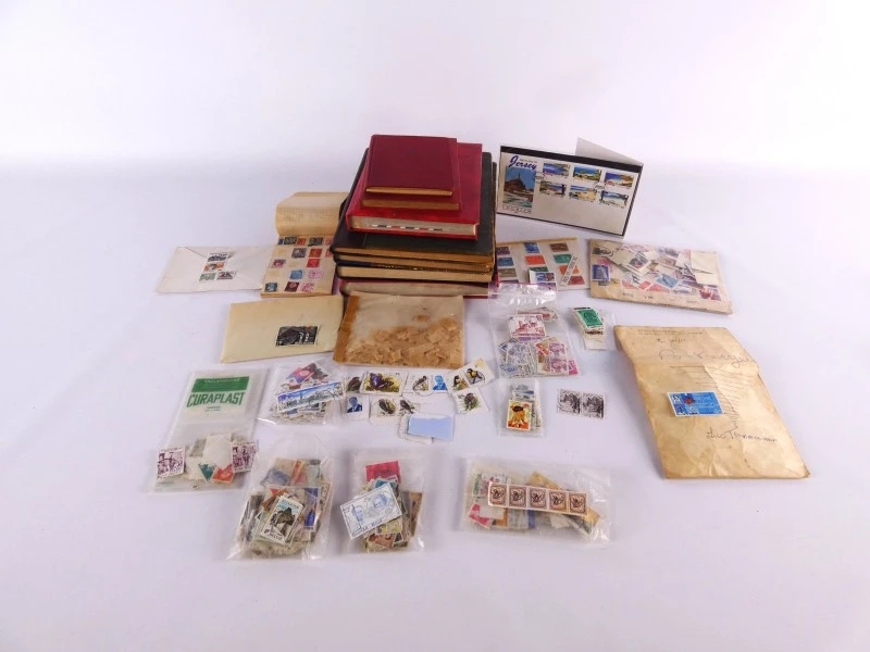 Filatelie lot – 7 postzegelalbums en diverse postzegels