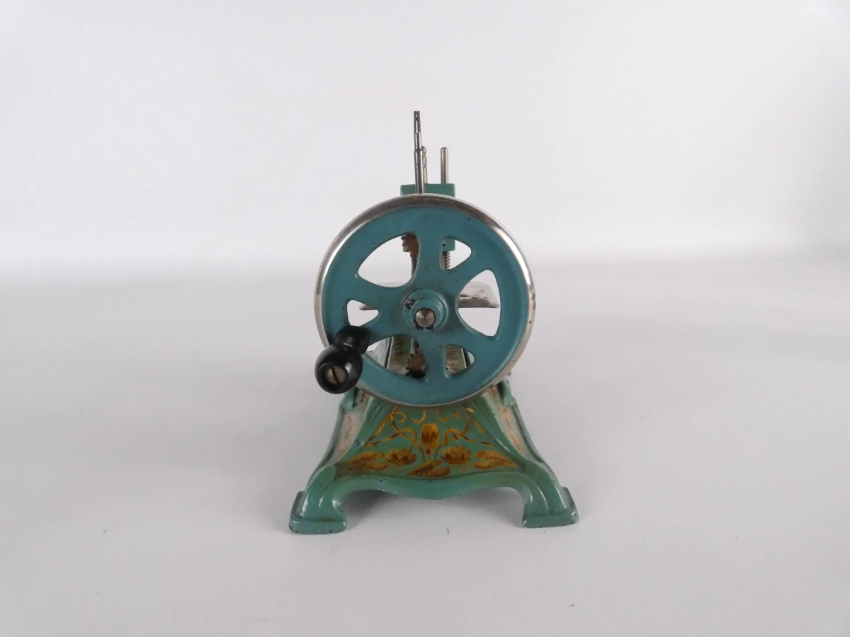Set van 2 vintage speelgoed naaimachines in metaal