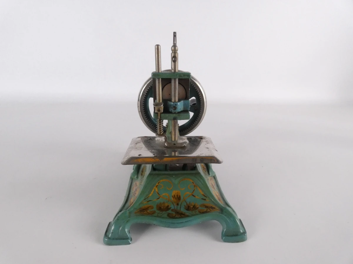 Set van 2 vintage speelgoed naaimachines in metaal