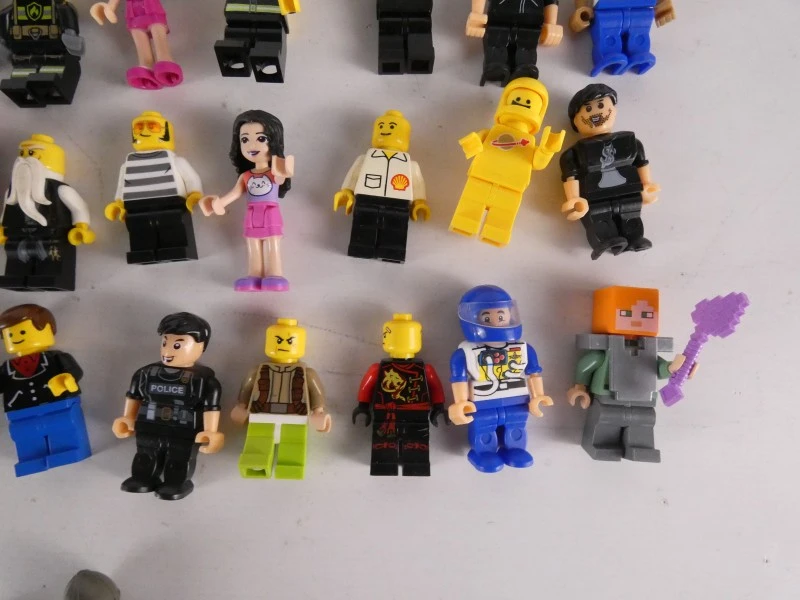 Lot Lego minifigs 356g
