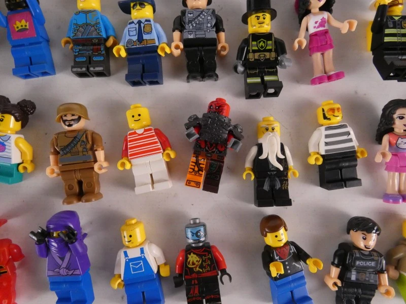 Lot Lego minifigs 356g