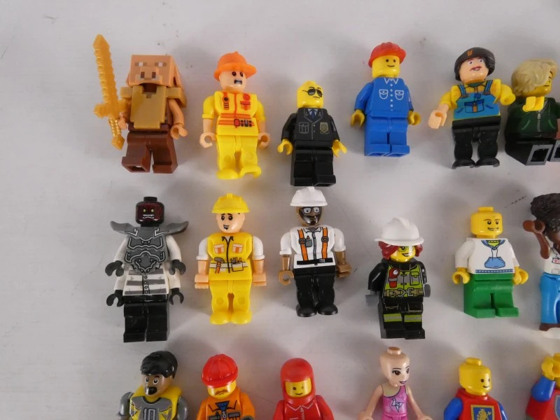 Lot Lego minifigs 356g