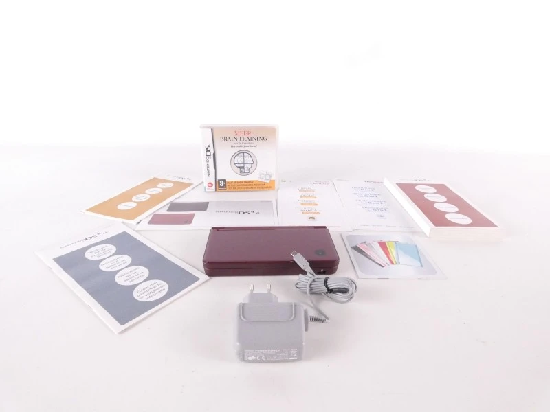 Nintendo DSi XL in doos met Brain Training spel