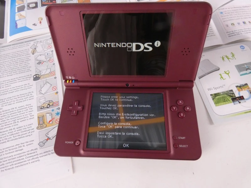 Nintendo DSi XL in doos met Brain Training spel